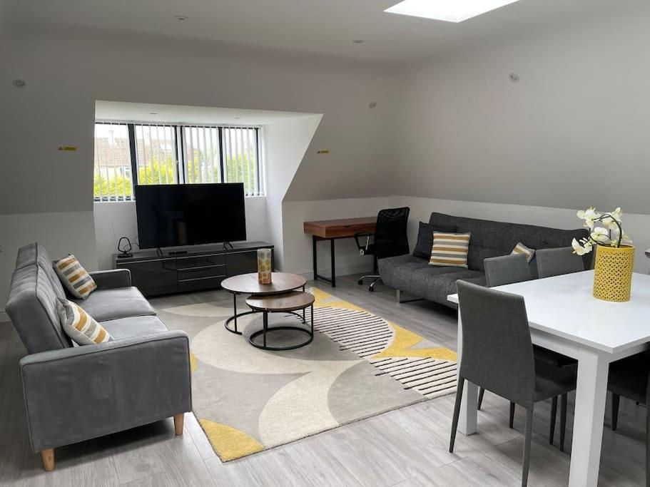 Orchid Lodge: Two-Bed Flat Near Blenheim Palace & Oxford Kidlington Exterior photo