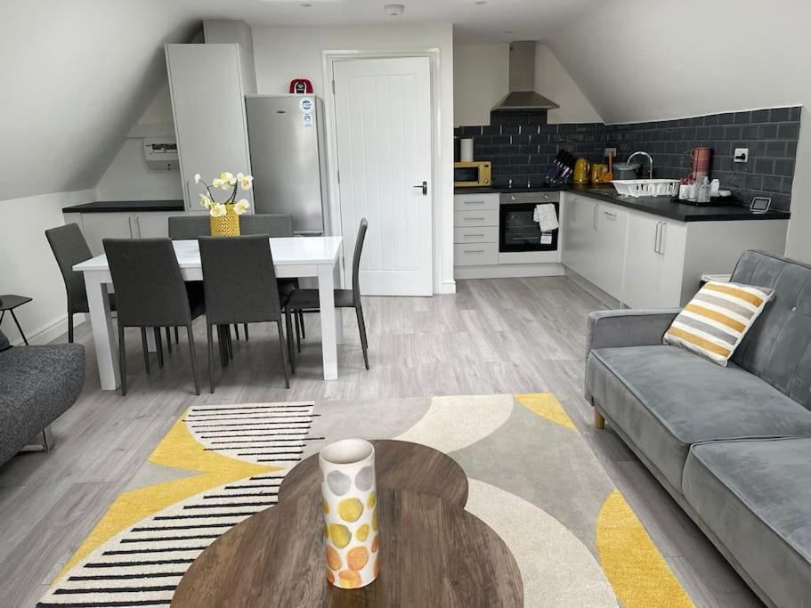 Orchid Lodge: Two-Bed Flat Near Blenheim Palace & Oxford Kidlington Exterior photo