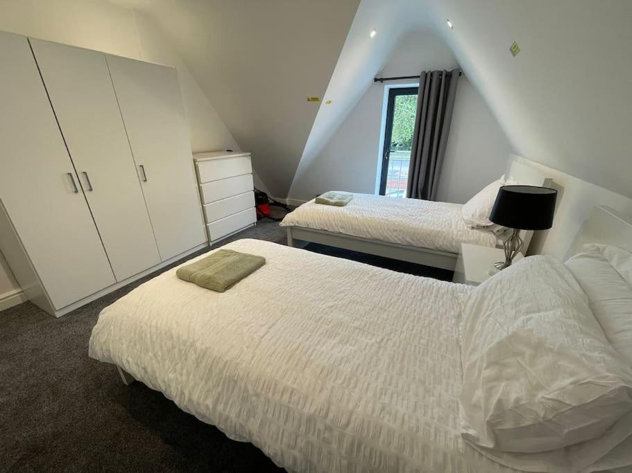 Orchid Lodge: Two-Bed Flat Near Blenheim Palace & Oxford Kidlington Exterior photo