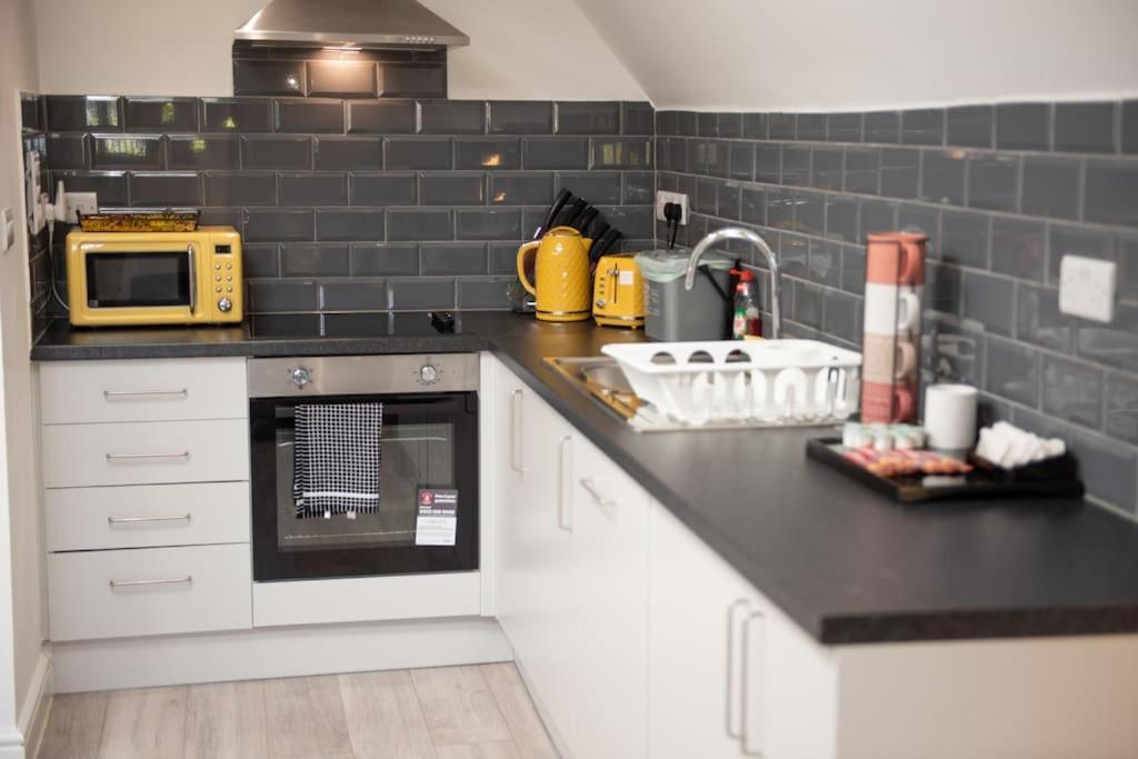 Orchid Lodge: Two-Bed Flat Near Blenheim Palace & Oxford Kidlington Exterior photo
